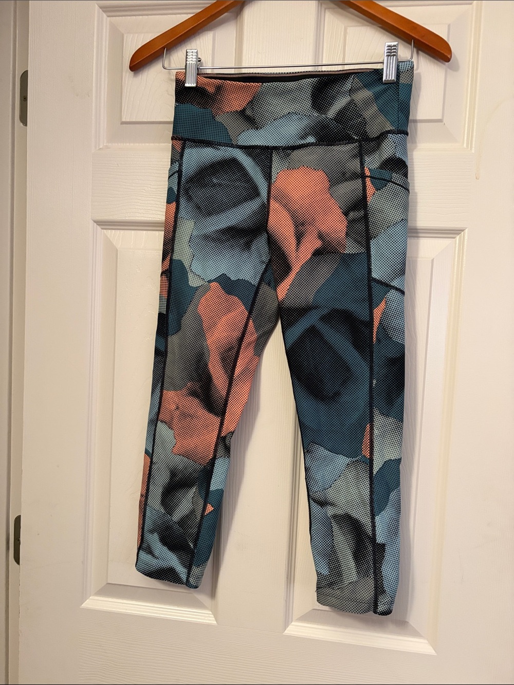 Calvin Klein Performance Floral Print Capri Leggings in Teal & Coral